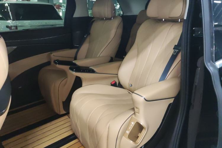 Used Denza D9 2024 DM-i 1050 Luxury Model