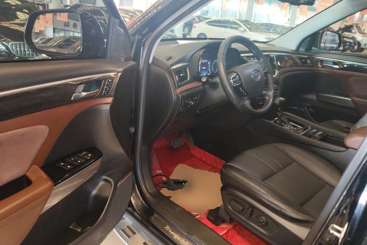 Used GAC Trumpchi GS8 2017 320T Two-Wheel Drive Luxury Smart Connectivity Version (7 Seats)
