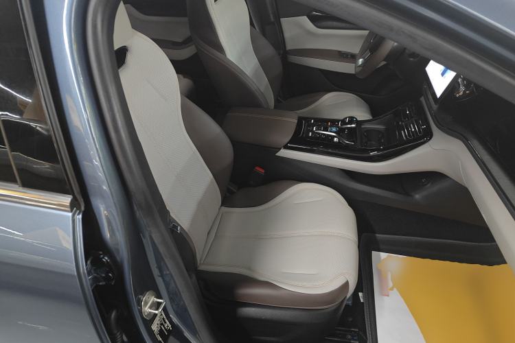 Used BYD Qin PLUS 2024 HONOR Edition DM-i 55KM Leading Model
