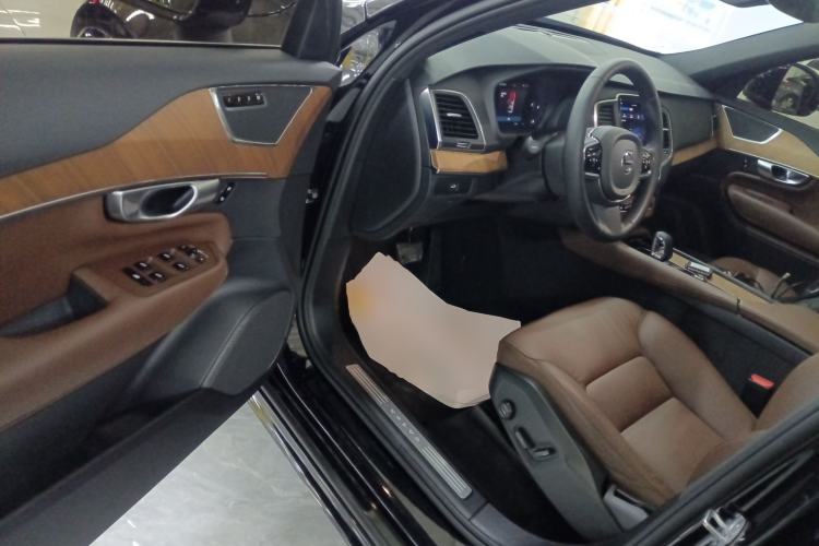 Used Volvo XC90 2024 B5 SmartDrive Luxury Edition 5 Seats