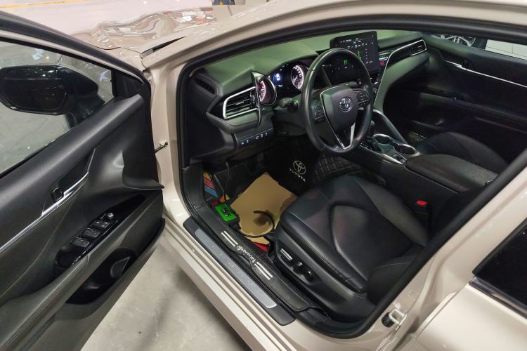 Used Toyota Camry 2021 2.0G Luxury Edition
