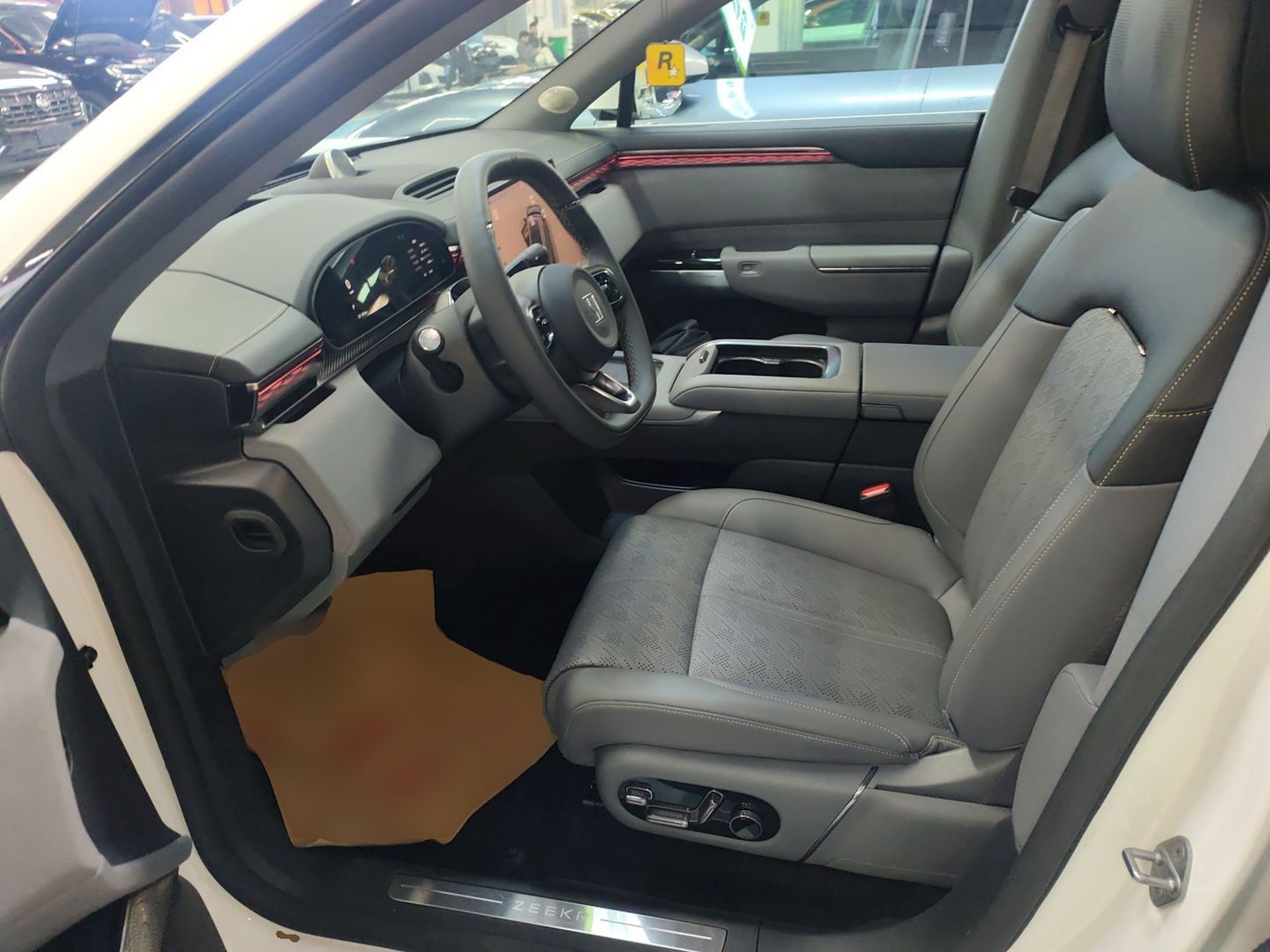 Переднее сиденье в автомобиле