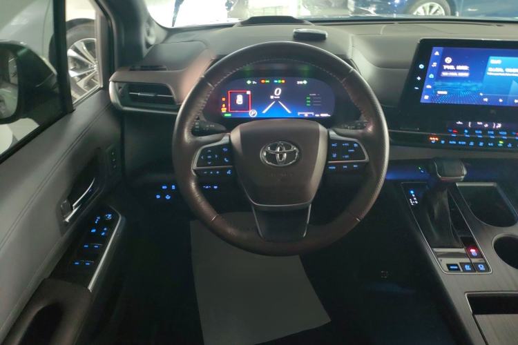 Used Toyota Granvia 2022 2.5L Hybrid Flagship Edition