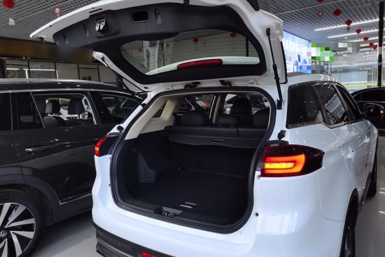 Used Geely Auto Emgrand X7 Sport 2018 1.8TD Automatic Two-Wheel Drive Smart Connect 4G Internet Edition
