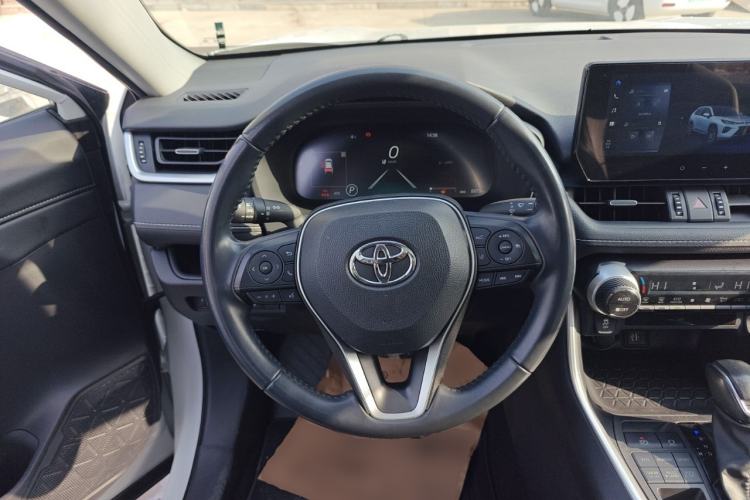 Used Toyota Wildlander 2023 2.0L CVT Four-Wheel Drive Luxury PLUS Edition
