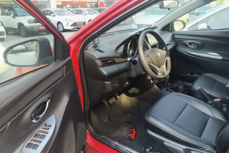 Used Toyota YARiS L 2015 1.5E Automatic Charm Edition
