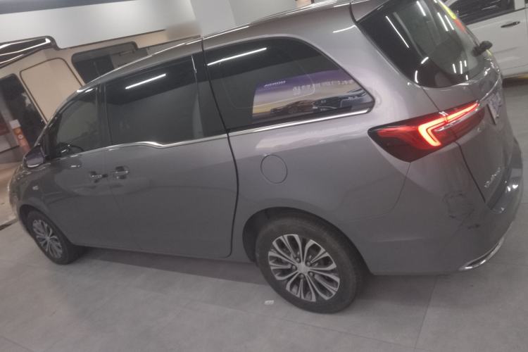 Used Buick GL8 2022 Land Cruiser Executive Class 652T Comfort Model
