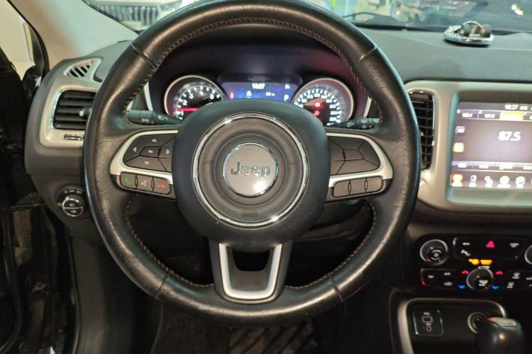 Used Jeep Compass 2017 200T Automatic Family Edition
