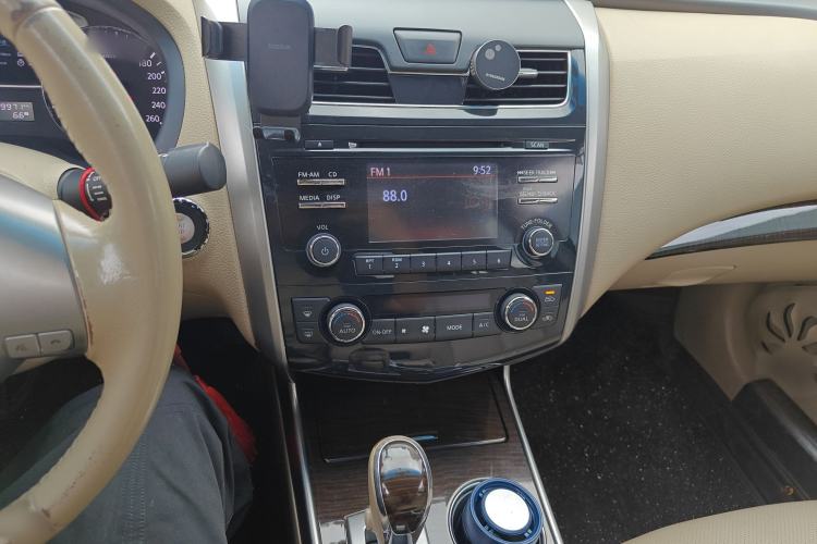 Used Nissan Teana 2015 2.0L XL-Sporty UEFA Champions League Edition
