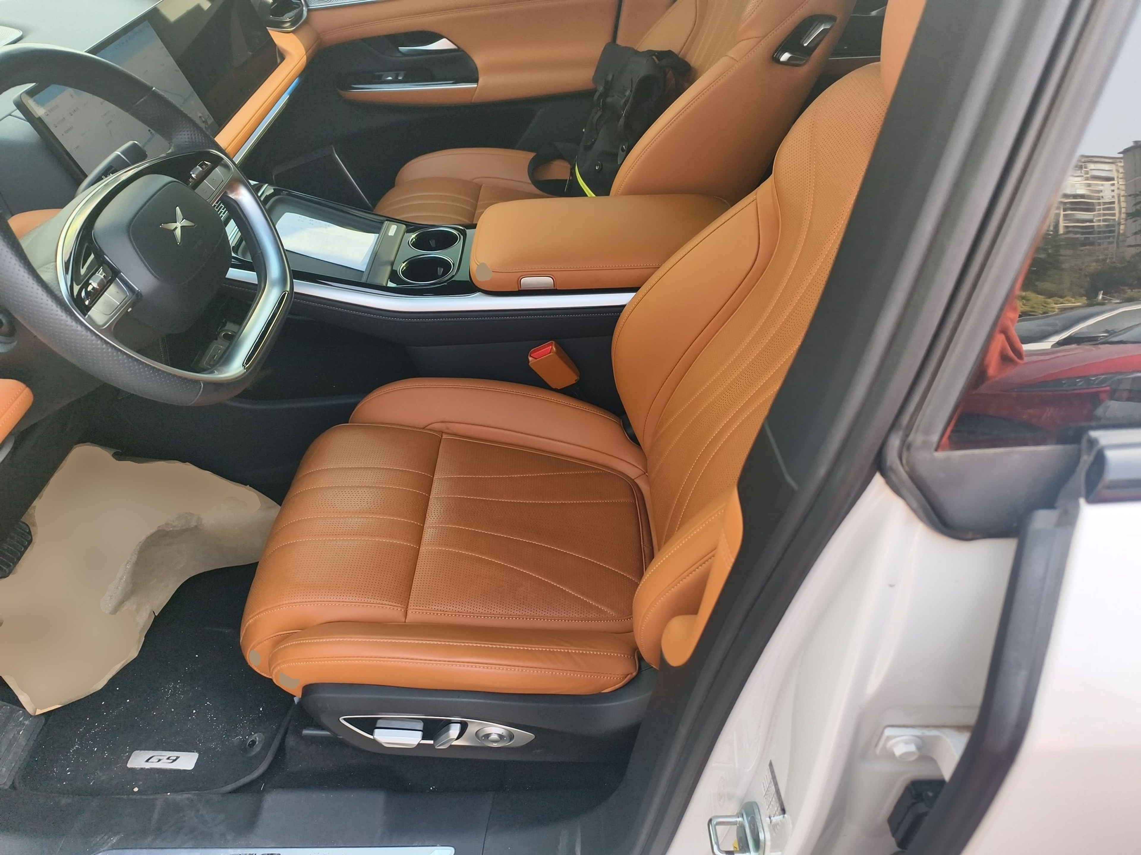 Переднее сиденье в автомобиле