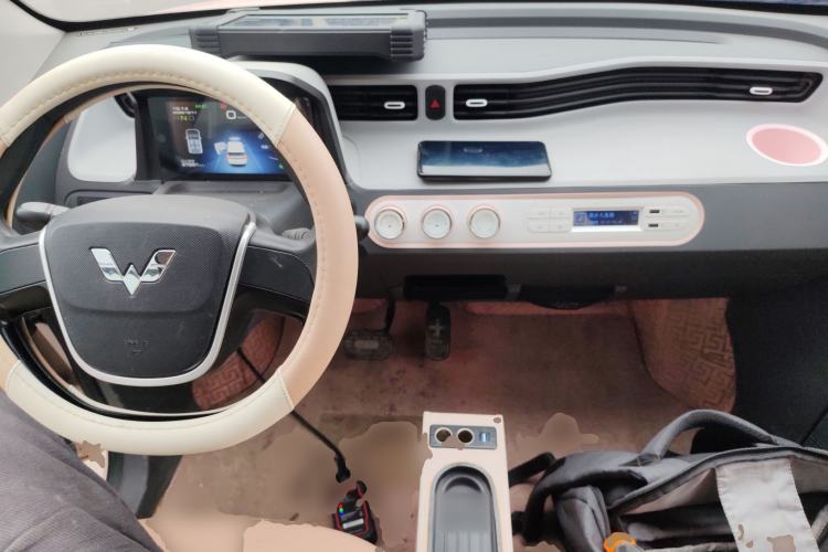 Used Wuling Hongguang MINIEV 2022 Macaron Premium Model – Lithium Ternary Battery
