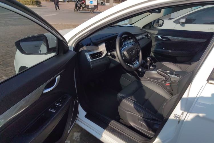 Used Geely Auto Emgrand 2019 Leading Edition 1.5L Manual Luxury Model China VI Standard
