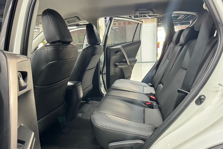 Used Toyota RAV4 2016 2.0L CVT Two-Wheel Drive Urban Edition China V Standard