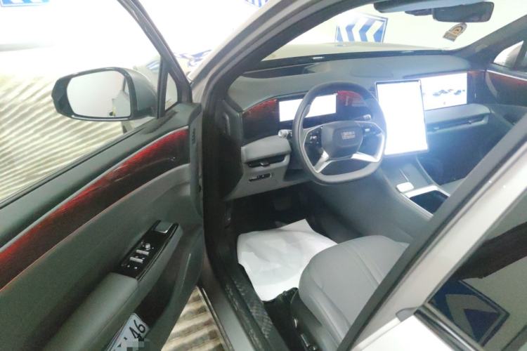 Used  L7 2025 EM-i 115km Exploration+ Edition