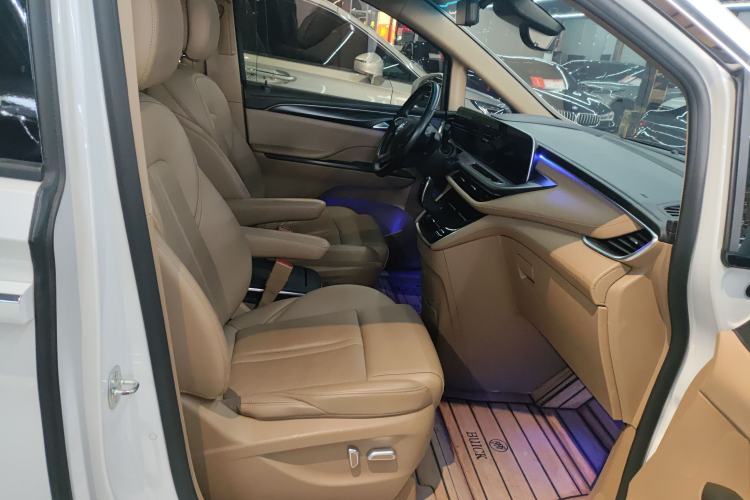 Used Buick GL8 2021 ES Landtrek 653T Luxury Model
