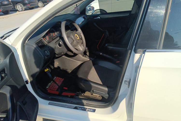Used Volkswagen Santana 2015 1.6L Automatic Comfort Edition

