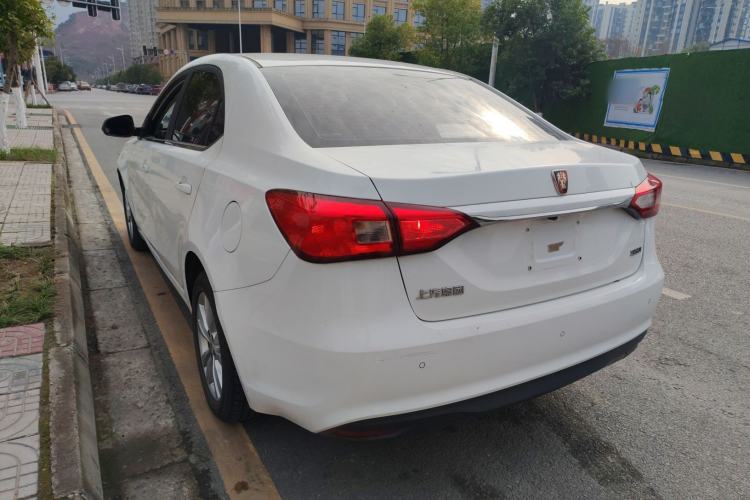 Used Roewe 360 2015 1.5L manual luxury edition
