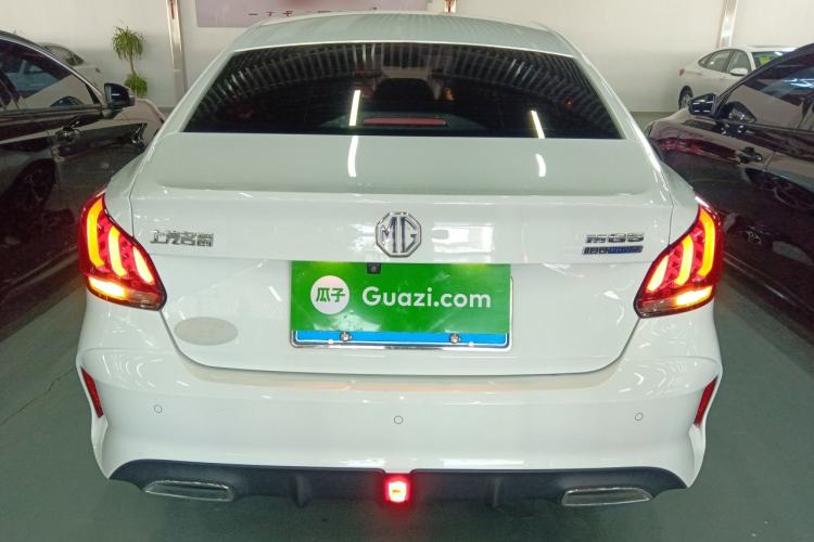 Used MG 5 2022 180 DVVT CVT Youth Luxury Edition
