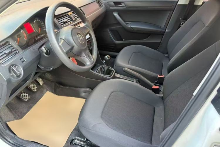 Used Volkswagen Santana 2015 1.6L Manual Fashion Edition
