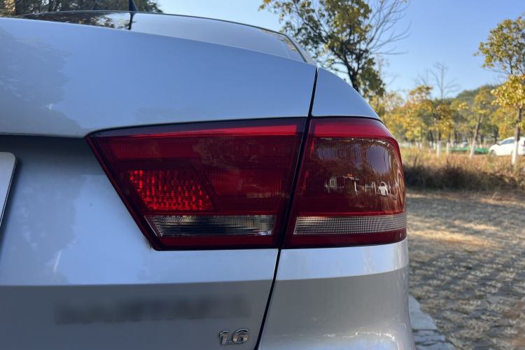 Used Volkswagen Santana 2013 1.6L Manual Comfort Edition
