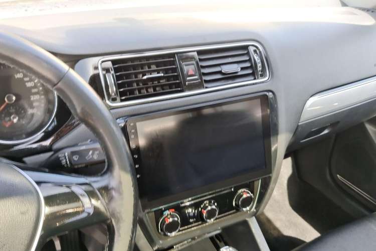 Used Volkswagen Sagitar 2016 230TSI 25th Anniversary Edition
