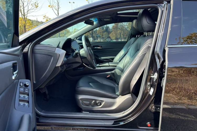 Used Toyota Avalon 2019 Dual-Engine 2.5L Luxury Edition China V Standard
