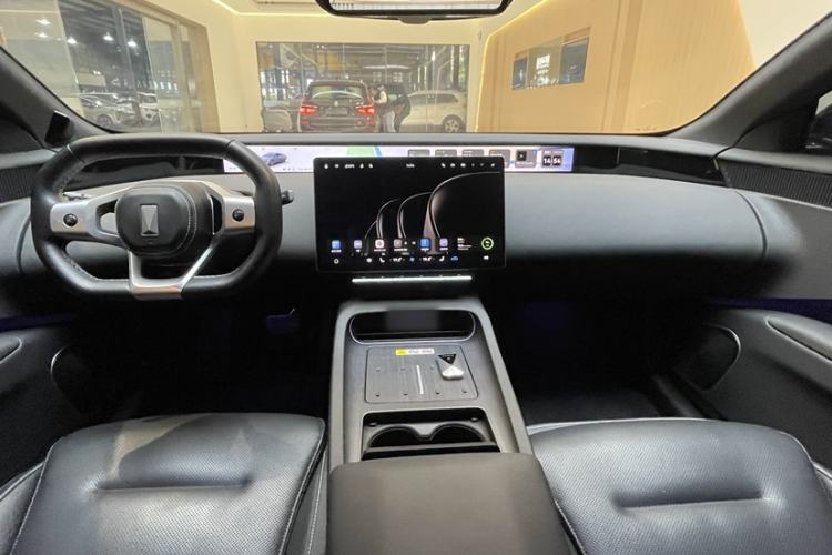 Used  12 2025 Max Extended-Range Edition
