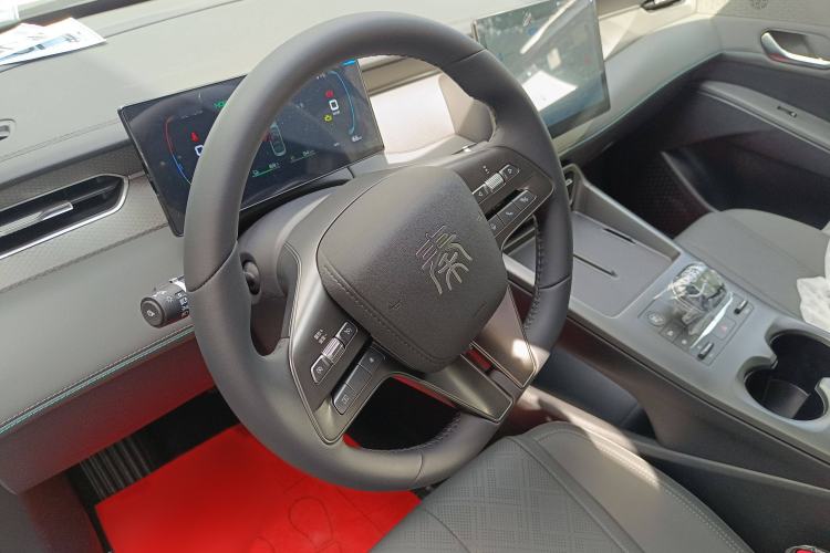 Used BYD Qin PLUS 2025 DM-i Smart Drive 55KM Leading Model
