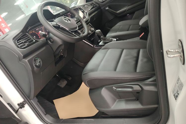 Used Volkswagen T-ROC 2021 280TSI DSG Two-Wheel Drive Comfort Connect Edition
