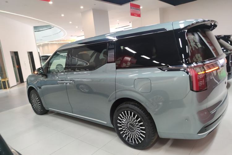 Used Zeekr 009 2024 Six-Seat Executive Version 4WD 108 kWh
