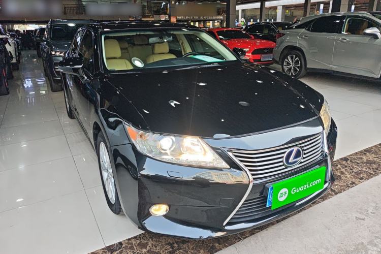 Used Lexus ES 2014 300h Elite Edition