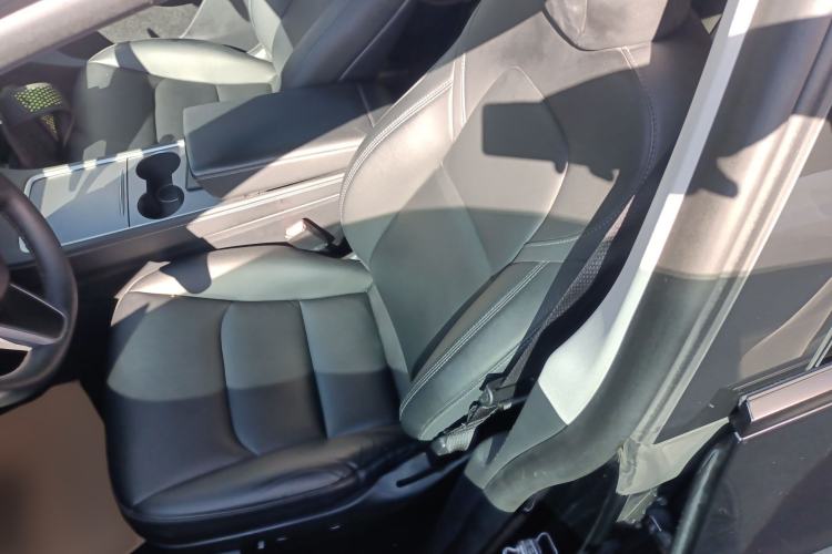 Used Tesla Model Y 2023 High-Performance All-Wheel-Drive Version