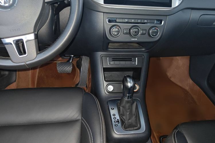 Used Volkswagen Tiguan 2017 300TSI Automatic Two-Wheel Drive Silk Road Comfort Edition
