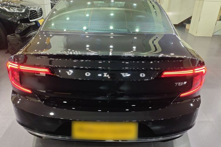 Used Volvo S90 New Energy 2025 Plug-in Hybrid Four-Wheel Drive Long-Range Zhiyi Luxury Edition
