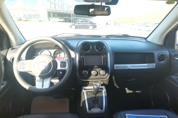 Used  Compass 2014 Revised Version 2.4L Four-Wheel Drive Comfort Edition
