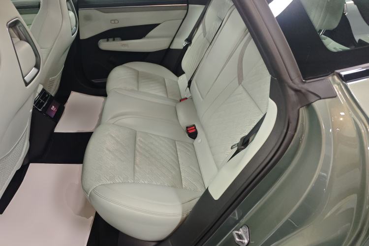 Used Zeekr 001 2025 WE Edition 100 kWh Rear-Wheel Drive
