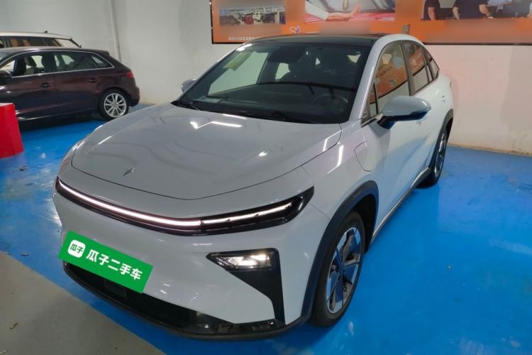 Used Livan Livan 7 2024 605 km Glory Edition