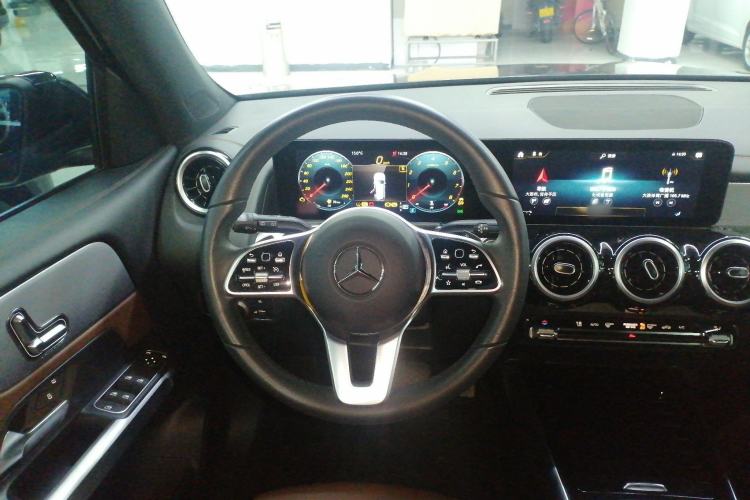 Used Mercedes-Benz GLB 2023 Refreshed GLB 200 Dynamic Edition