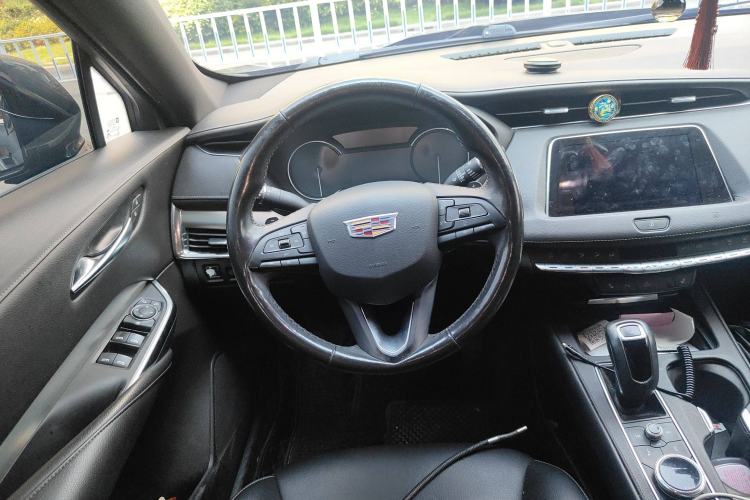 Used Cadillac XT4 2018 28T Two-Wheel-Drive Luxury Model