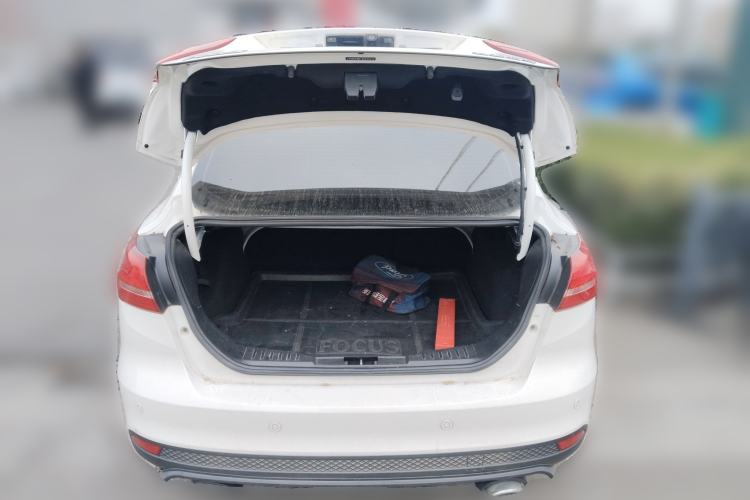 Used Ford Focus 2017 Sedan 1.6L Manual Fashion Edition Smart Drive Version
