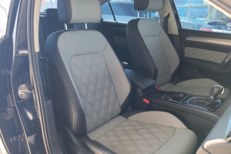 Used Volkswagen Magotan 2023 2 Million Units Limited Edition 330TSI DSG Leading Version