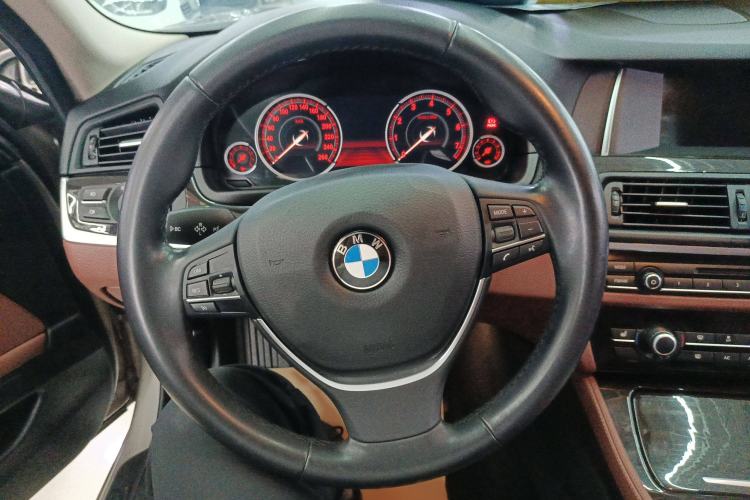 Used BMW 5 Series 2017 525Li Leading Model
