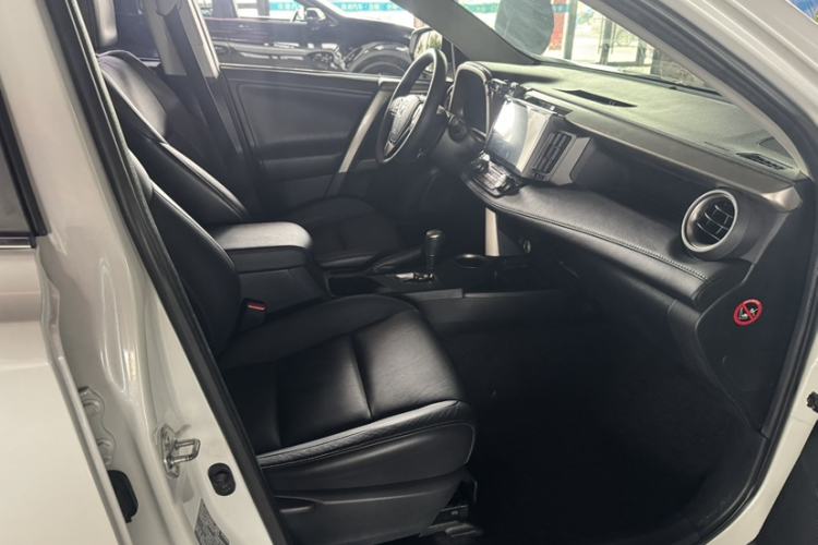 Used Toyota RAV4 2015 2.5L Automatic 4x4 Elite Edition
