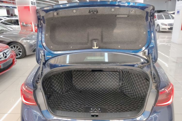 Used Infiniti Q50L 2018 2.0T Enjoyment Version China VI Standard