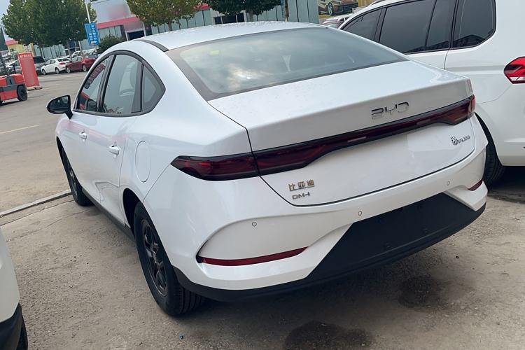 Used BYD Qin PLUS 2025 DM-i Smart Drive 55KM Leading Model
