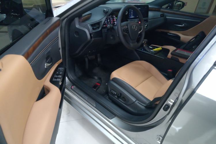 Used Lexus ES 2024 200 Premium Edition