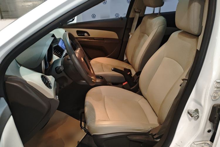 Used Chevrolet Cruze 2015 1.5L Classic SE AT
