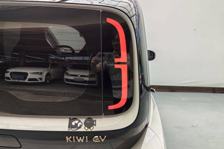 Used Baojun KiWi EV 2022 Artist Lite Edition Lithium Iron Phosphate
