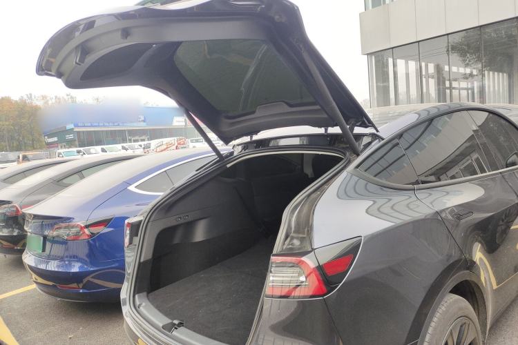 Used Tesla Model Y 2024 Rear-Wheel-Drive Version
