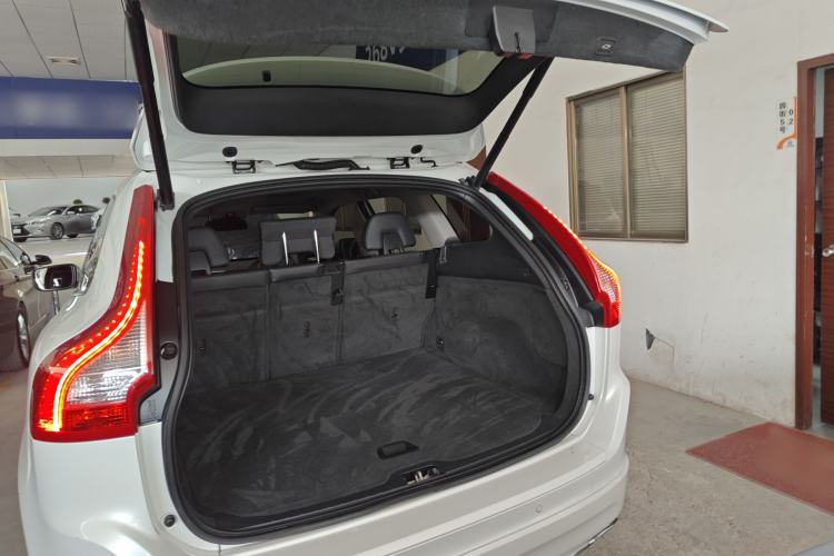 Used Volvo XC60 2014 Facelift T5 Zhiyi Edition
